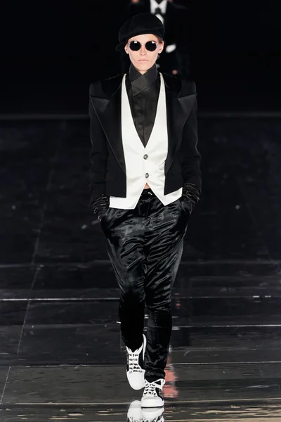 Look 3